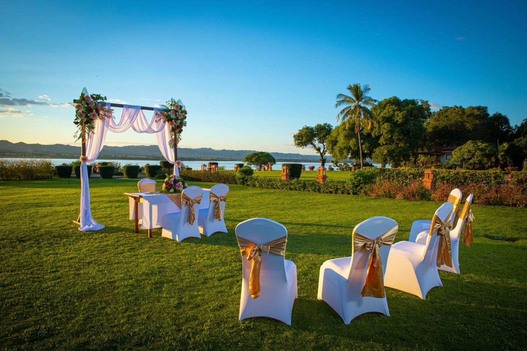 Bagan Thiripyitsaya Sanctuary Resort Exterior foto